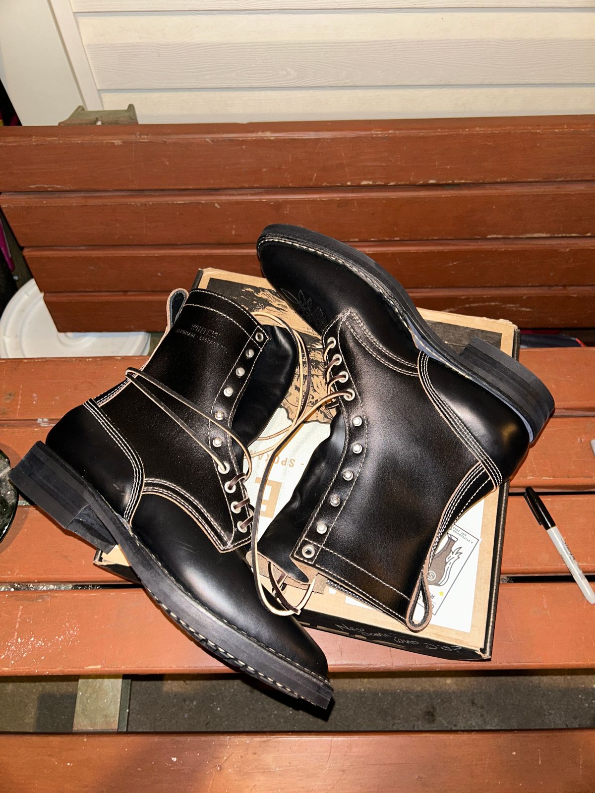 Photo by Daniel.S.Latham on October 6, 2025 of the White's Farmer/Rancher in Horween Black Chromexcel Horsehide & Horween Black Waxed Flesh.