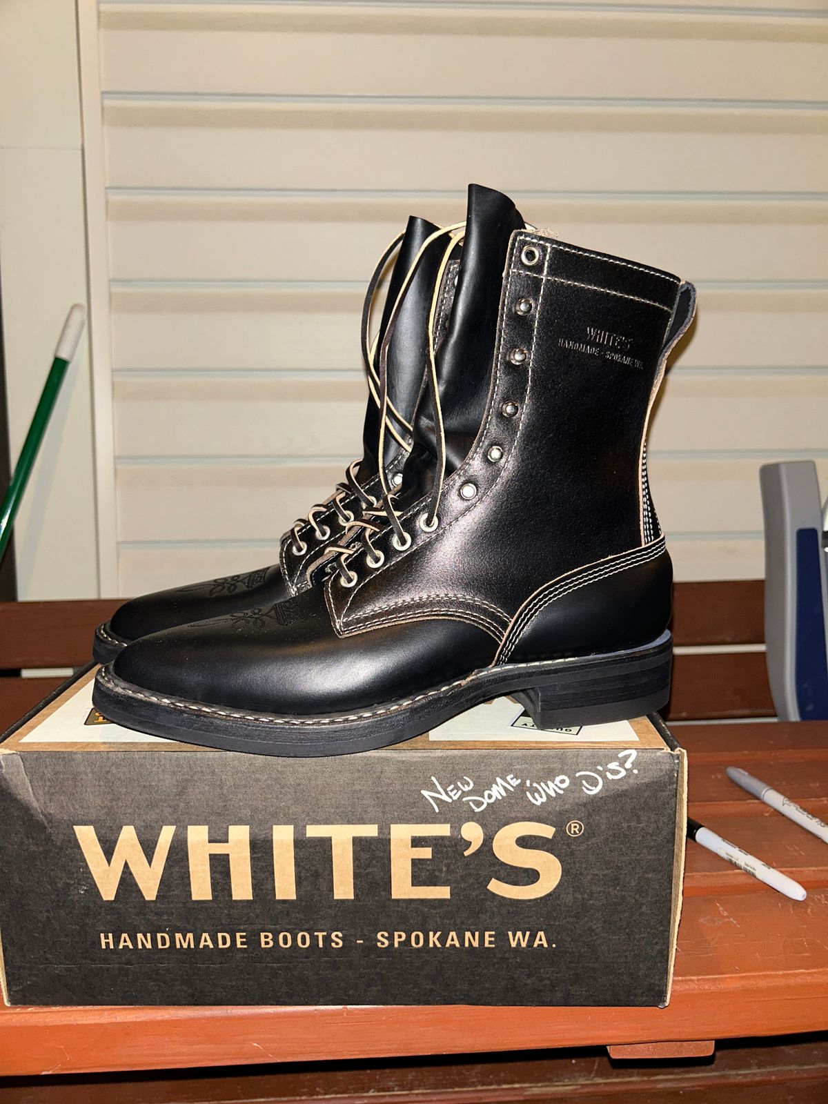 Photo by Daniel.S.Latham on October 6, 2025 of the White's Farmer/Rancher in Horween Black Chromexcel Horsehide & Horween Black Waxed Flesh.