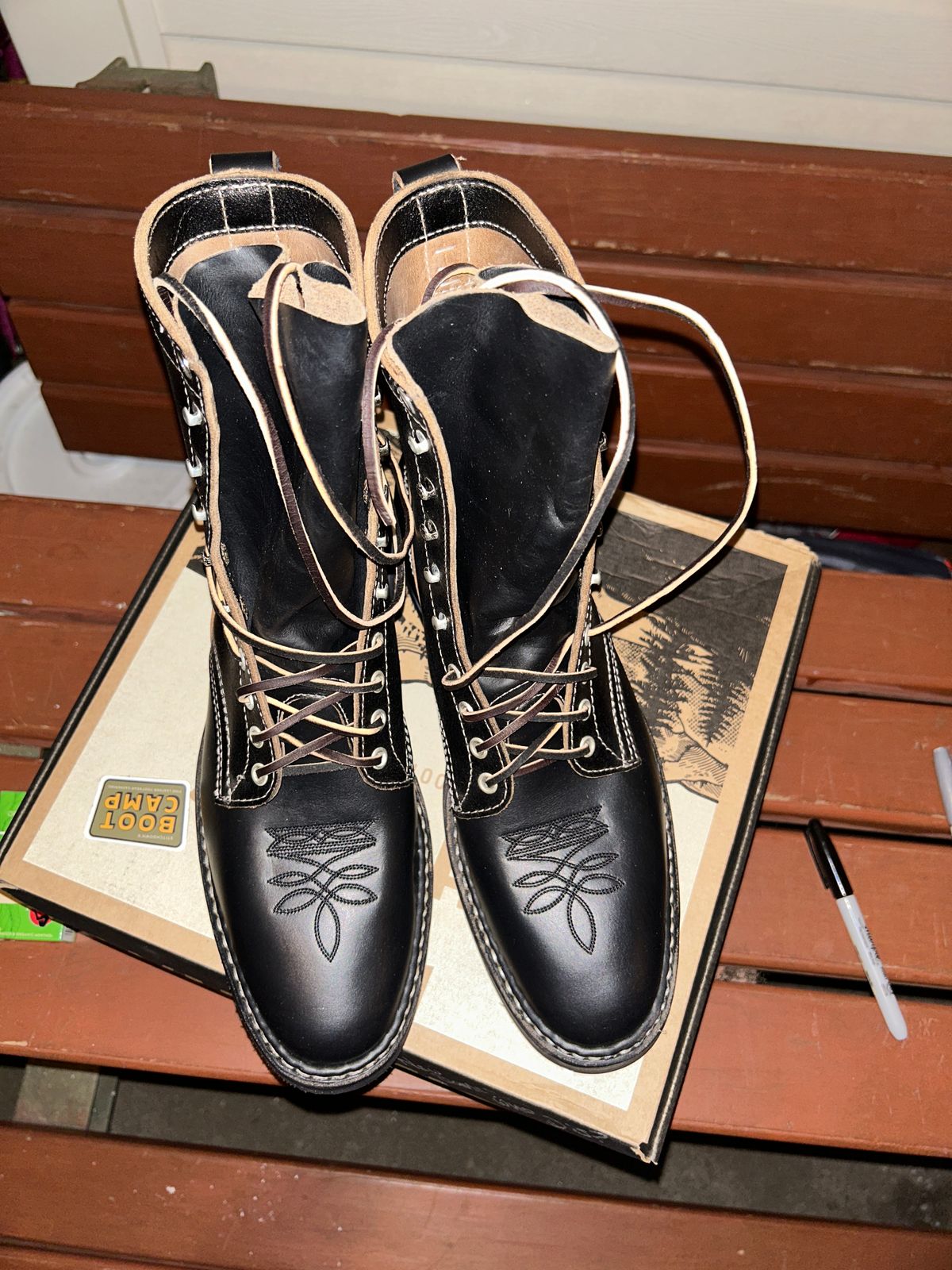 Photo by Daniel.S.Latham on October 6, 2025 of the White's Farmer/Rancher in Horween Black Chromexcel Horsehide & Horween Black Waxed Flesh.
