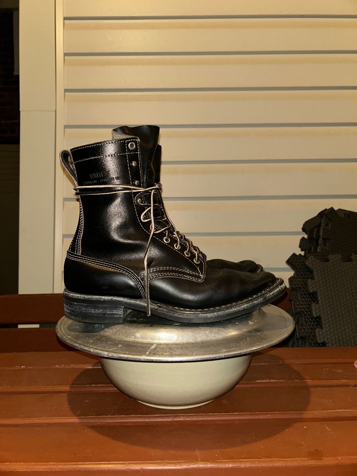 Photo by Daniel.S.Latham on November 6, 2025 of the White's Farmer/Rancher in Horween Black Chromexcel Horsehide & Horween Black Waxed Flesh.