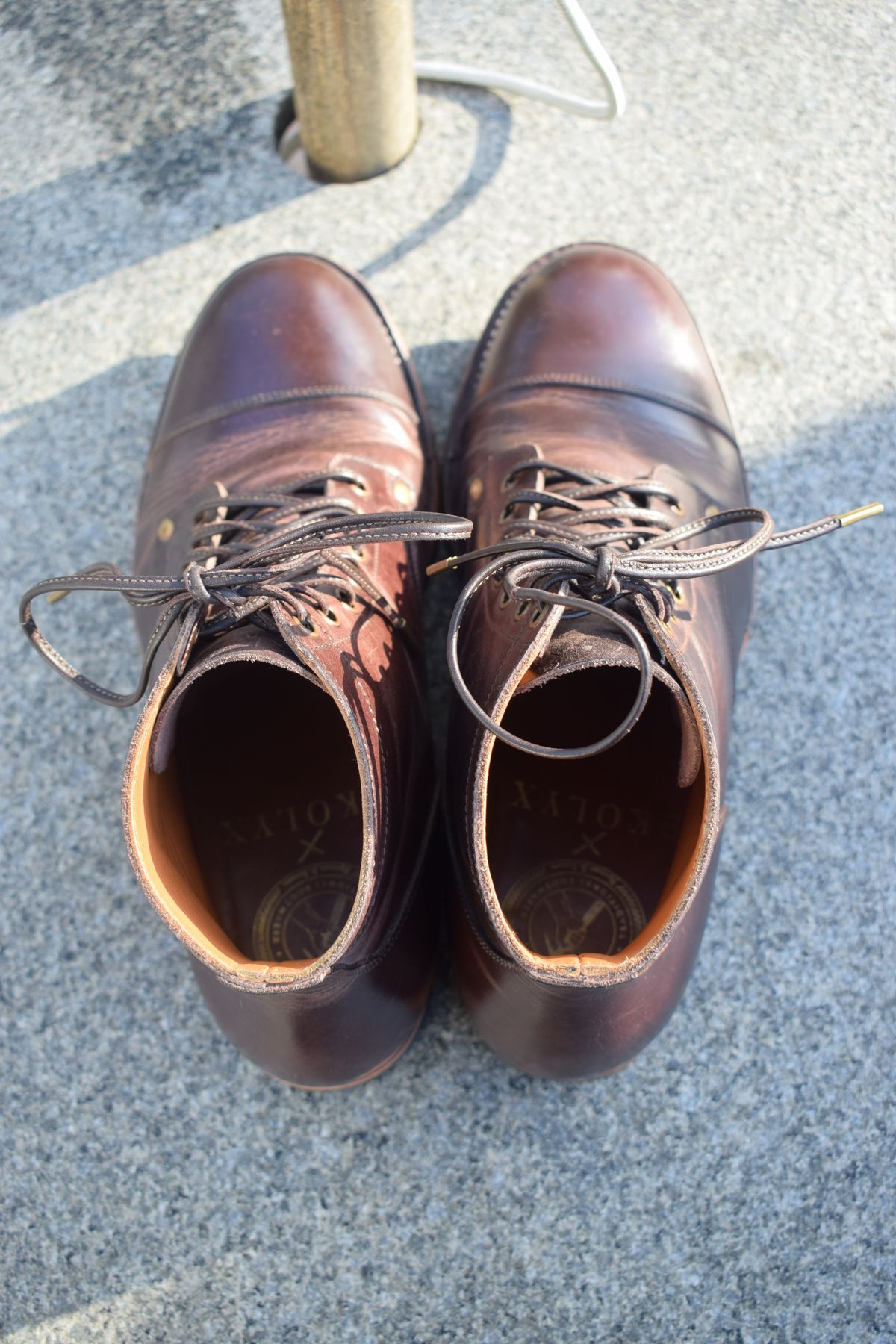 Photo by Clem on November 7, 2023 of the Midas Service Boot in Indonesian Dark Brown Pull Up.