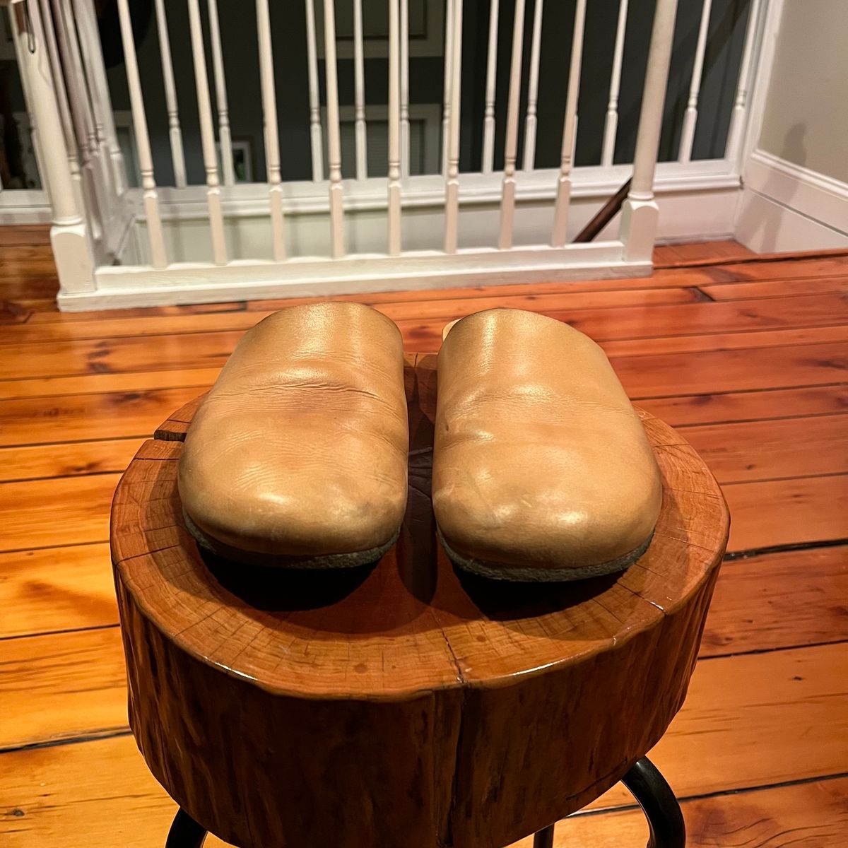 Photo by clarkbars on January 5, 2025 of the Padmore & Barnes Slides in Unknown Natural Veg Tan.