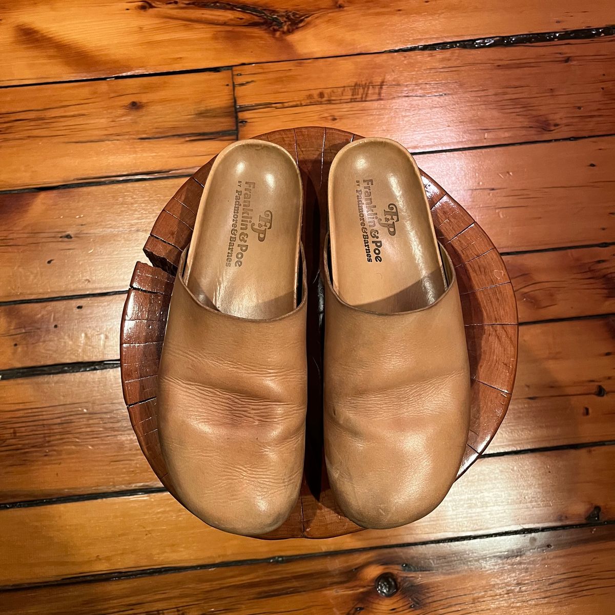 Photo by clarkbars on January 5, 2025 of the Padmore & Barnes Slides in Unknown Natural Veg Tan.