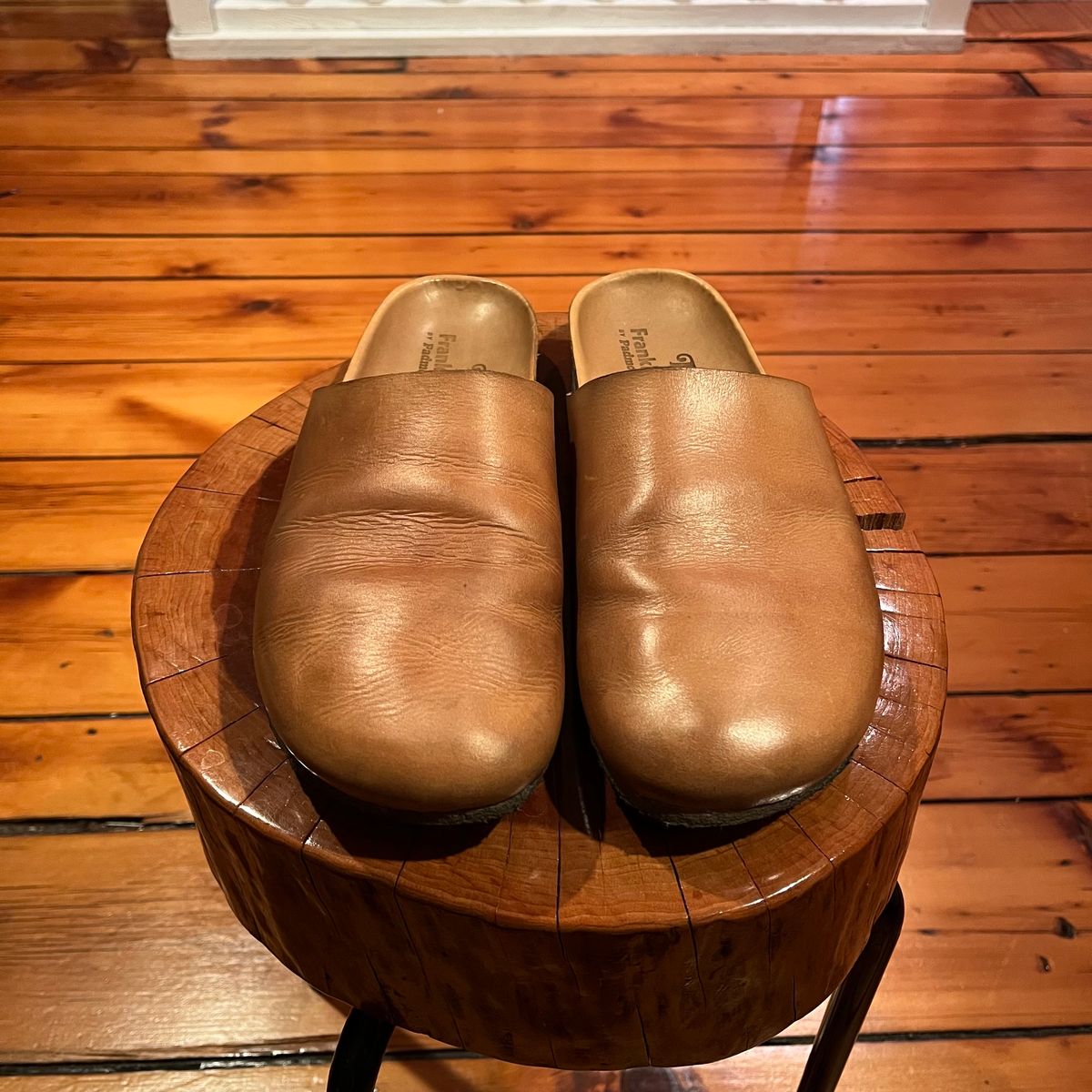 Photo by clarkbars on February 4, 2025 of the Padmore & Barnes Slides in Unknown Natural Veg Tan.