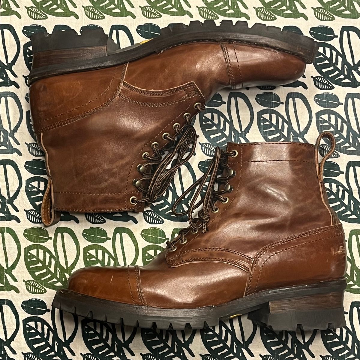 Photo by clarkbars on December 6, 2025 of the Thursday Challenger in Maryam Toscanello TPR Horsebutt.