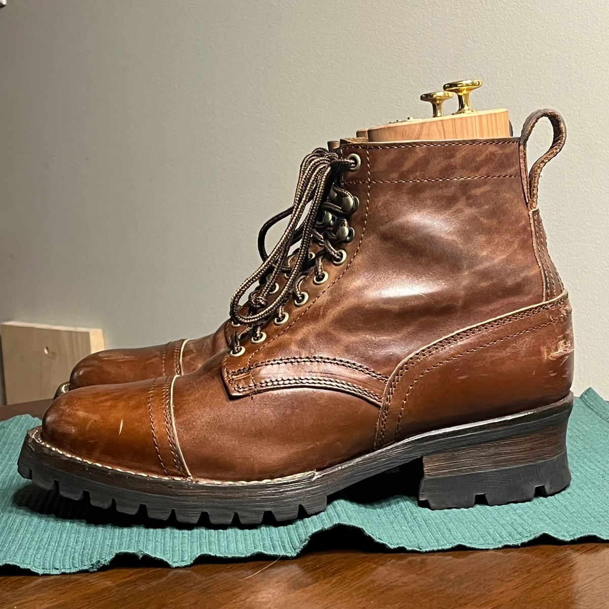 Photo by clarkbars on January 4, 2026 of the Thursday Challenger in Maryam Toscanello TPR Horsebutt.