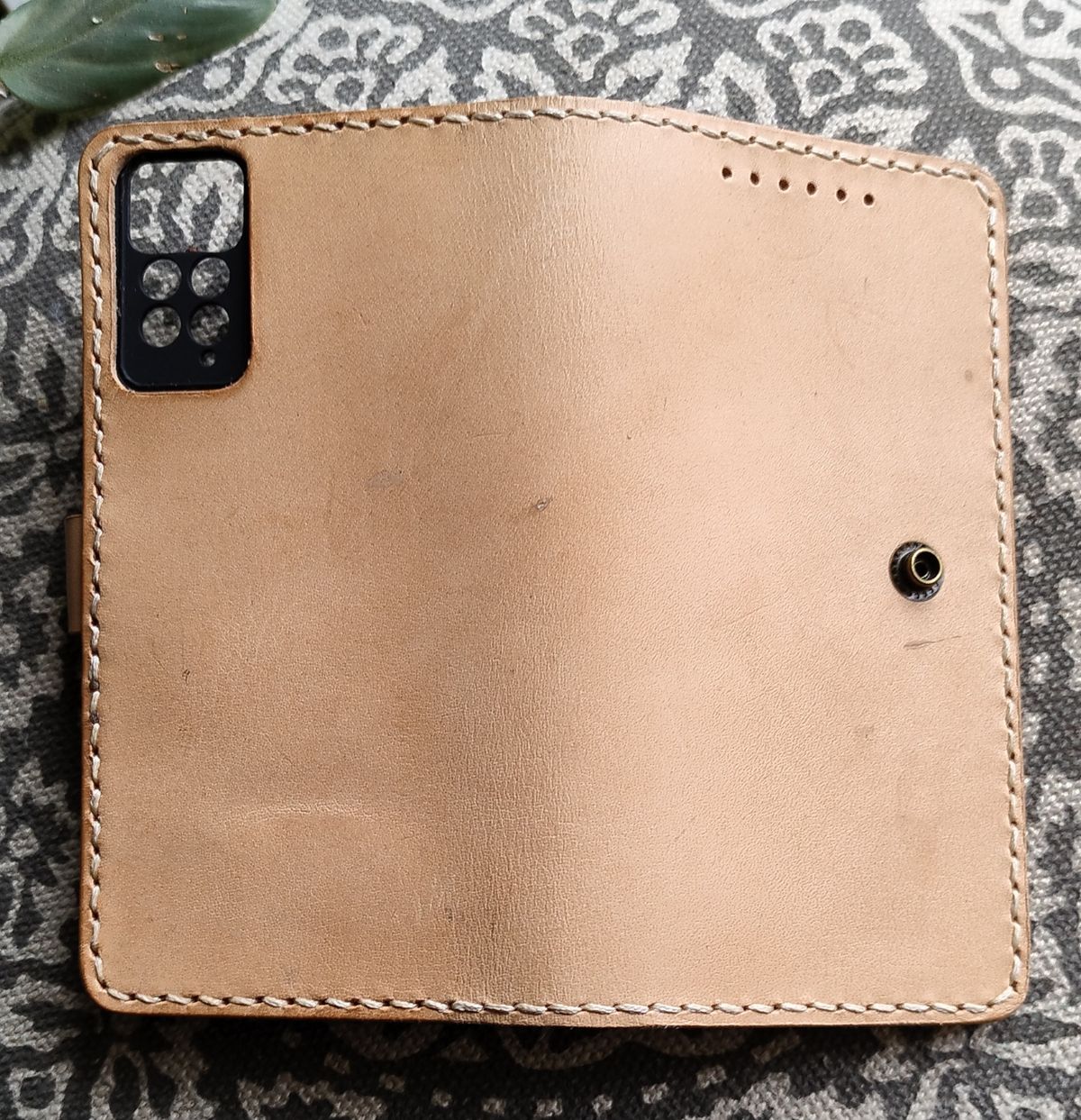 Photo by altobuff on October 2, 2025 of the North Harbour Redmi Note Phone Case With Flip Cover in Unknown Natural Veg Tan.