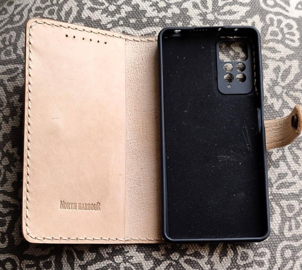 Photo by altobuff on October 2, 2025 of the North Harbour Redmi Note Phone Case With Flip Cover in Unknown Natural Veg Tan.