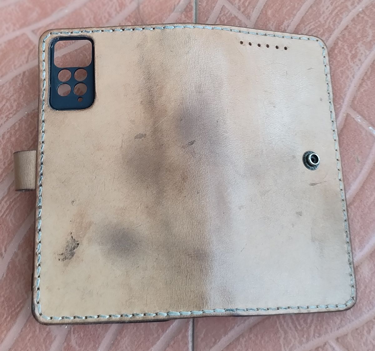 Photo by altobuff on November 4, 2025 of the North Harbour Redmi Note Phone Case With Flip Cover in Unknown Natural Veg Tan.