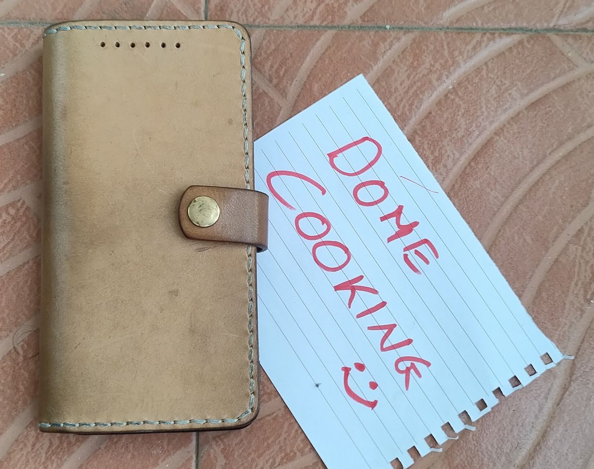 Photo by altobuff on November 4, 2025 of the North Harbour Redmi Note Phone Case With Flip Cover in Unknown Natural Veg Tan.