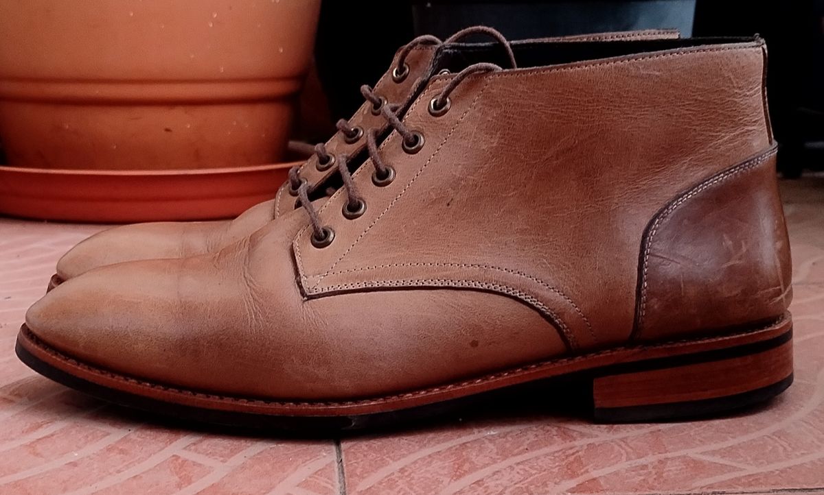 Photo by altobuff on February 5, 2024 of the Blkbrd Shoemaker Walburg 5-Eyelet Chukka Boot in Horween Natural Chromexcel.
