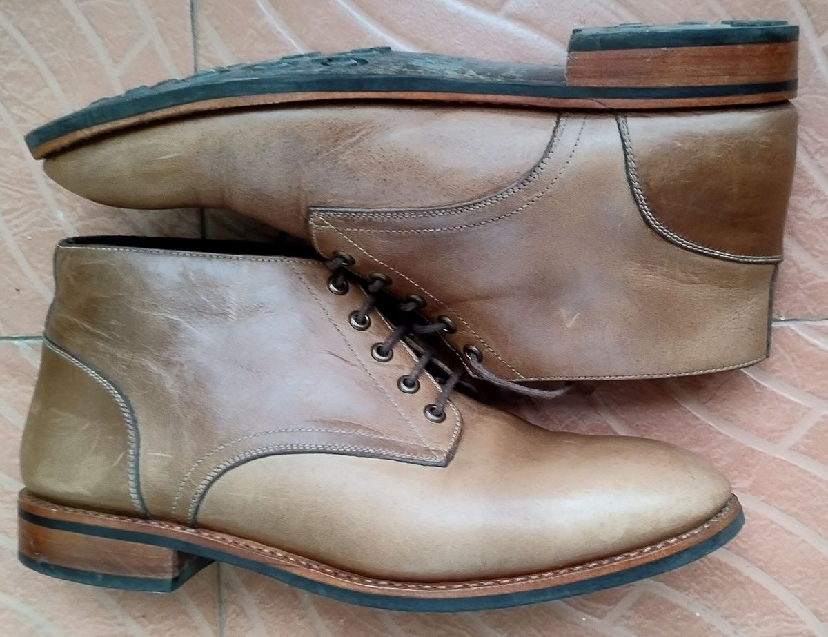 Photo by altobuff on February 5, 2024 of the Blkbrd Shoemaker Walburg 5-Eyelet Chukka Boot in Horween Natural Chromexcel.
