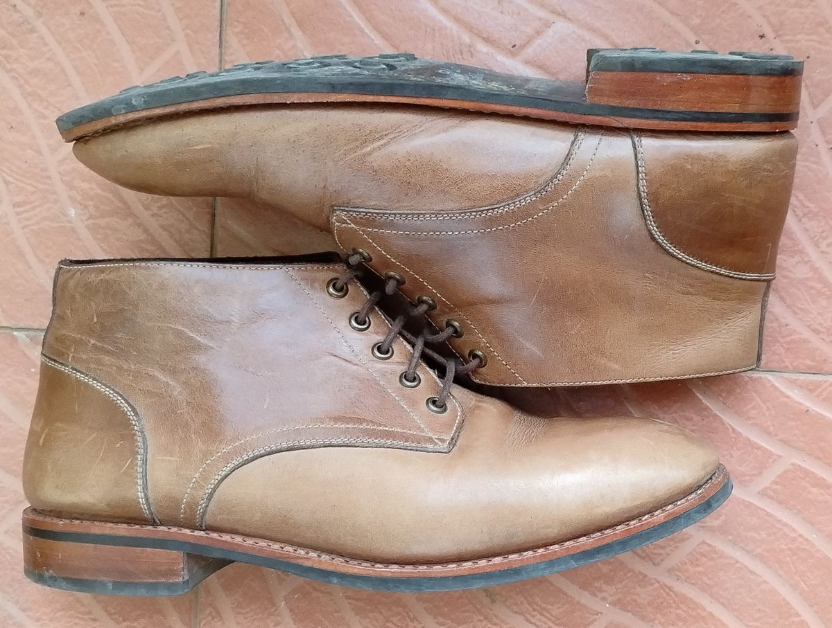 Photo by altobuff on March 4, 2024 of the Blkbrd Shoemaker Walburg 5-Eyelet Chukka Boot in Horween Natural Chromexcel.