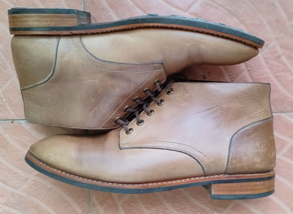 Photo by altobuff on April 4, 2024 of the Blkbrd Shoemaker Walburg 5-Eyelet Chukka Boot in Horween Natural Chromexcel.