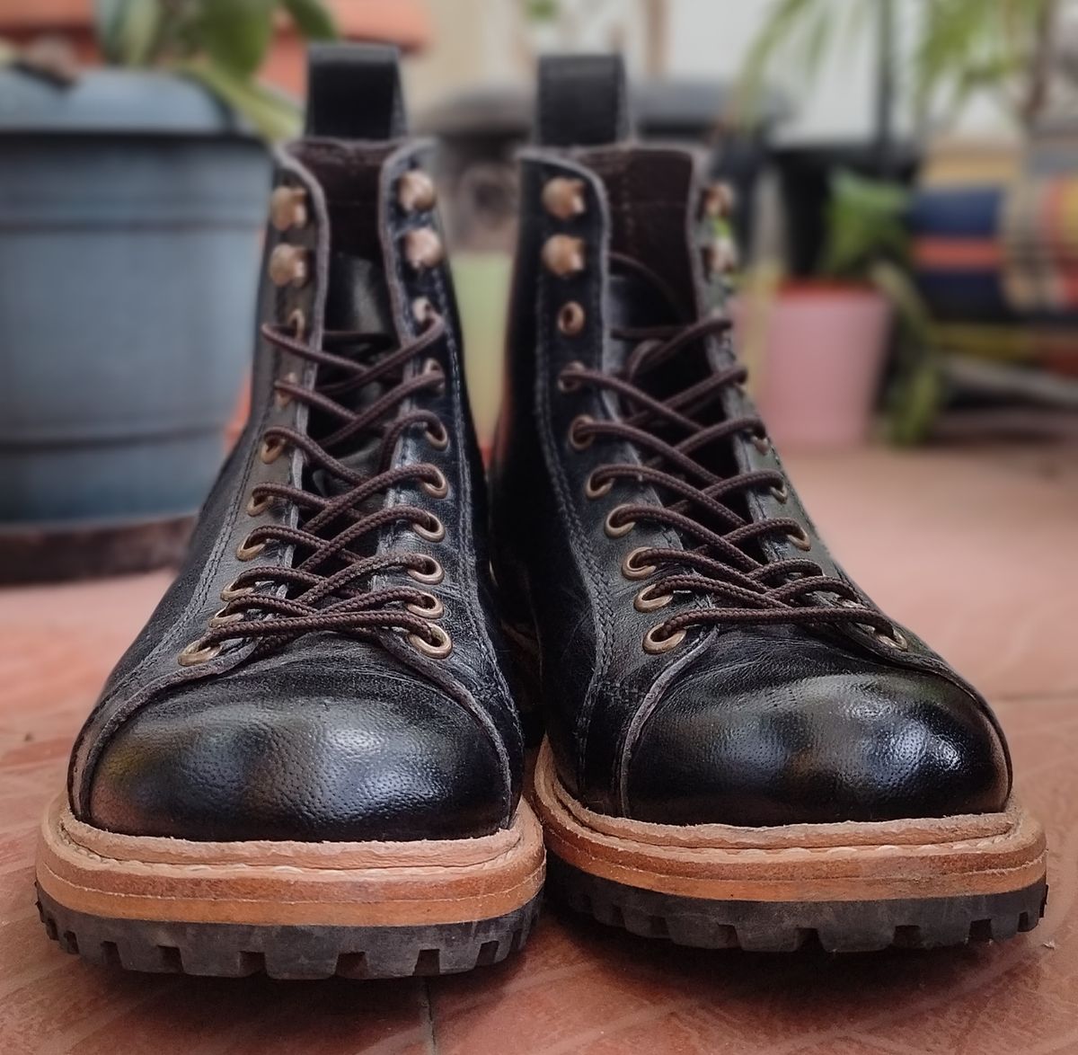 Photo by altobuff on November 4, 2024 of the Craft & Glory Monkey Explorer Boots in Raven Black Buffalo Leathee.