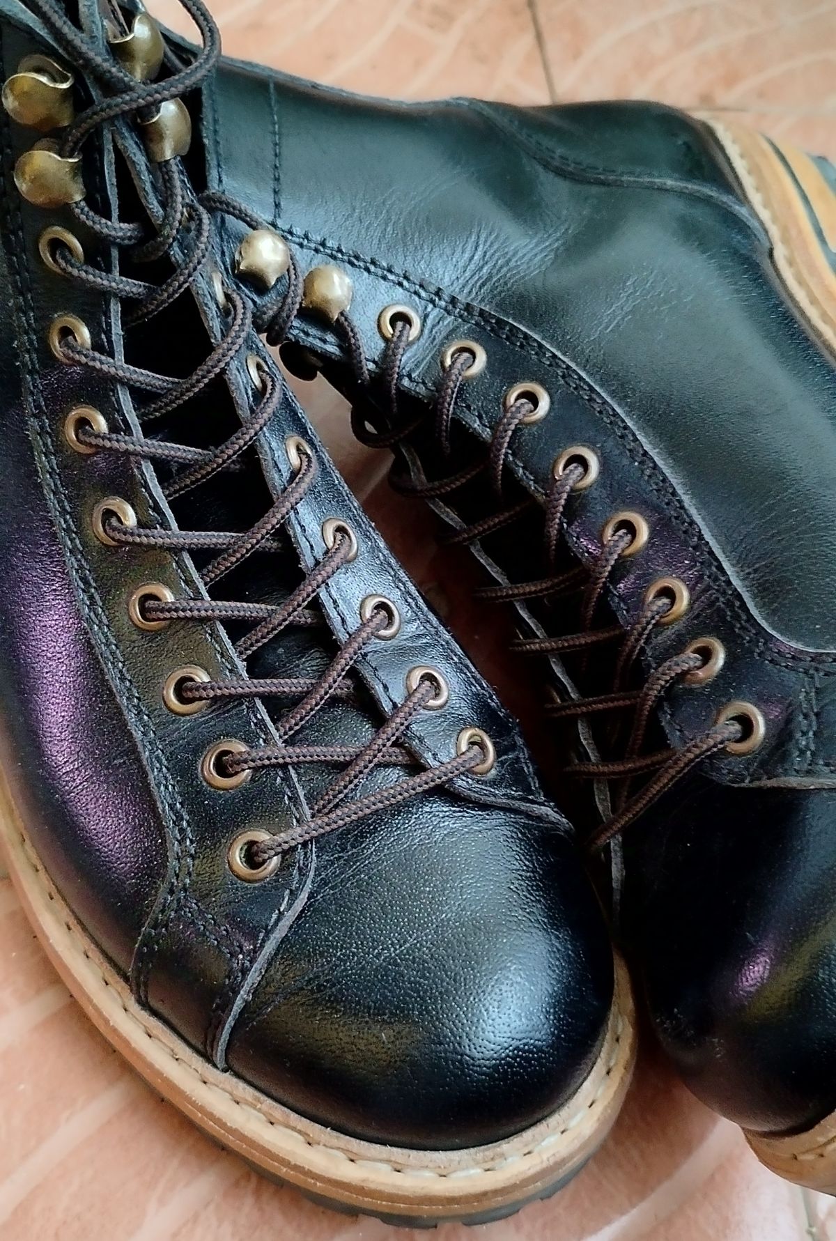 Photo by altobuff on December 5, 2024 of the Craft & Glory Monkey Explorer Boots in Raven Black Buffalo Leathee.