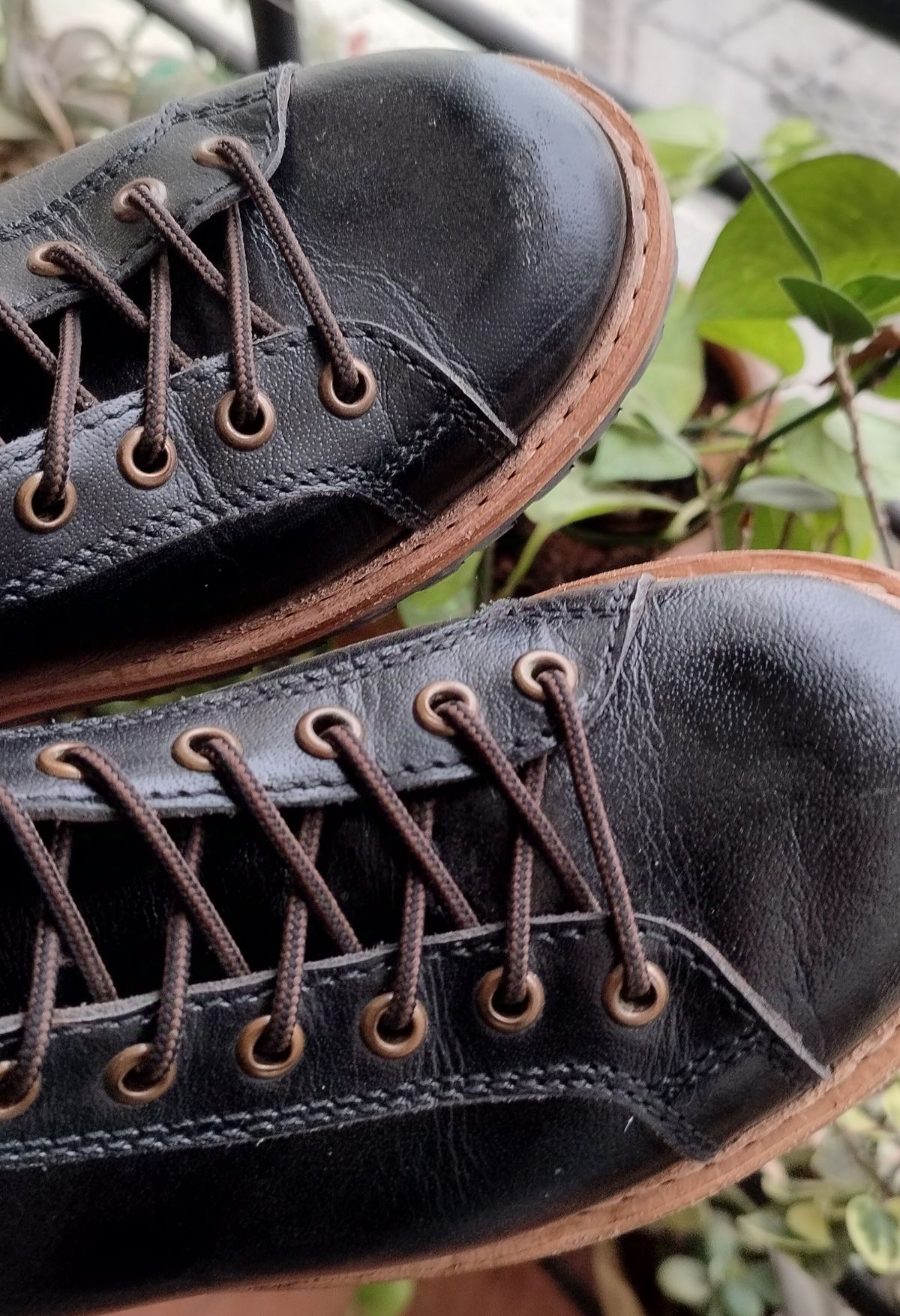 Photo by altobuff on January 5, 2025 of the Craft & Glory Monkey Explorer Boots in Raven Black Buffalo Leathee.