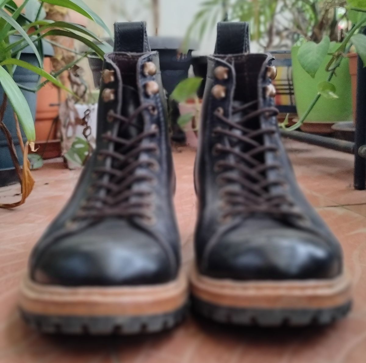 Photo by altobuff on January 5, 2025 of the Craft & Glory Monkey Explorer Boots in Raven Black Buffalo Leathee.