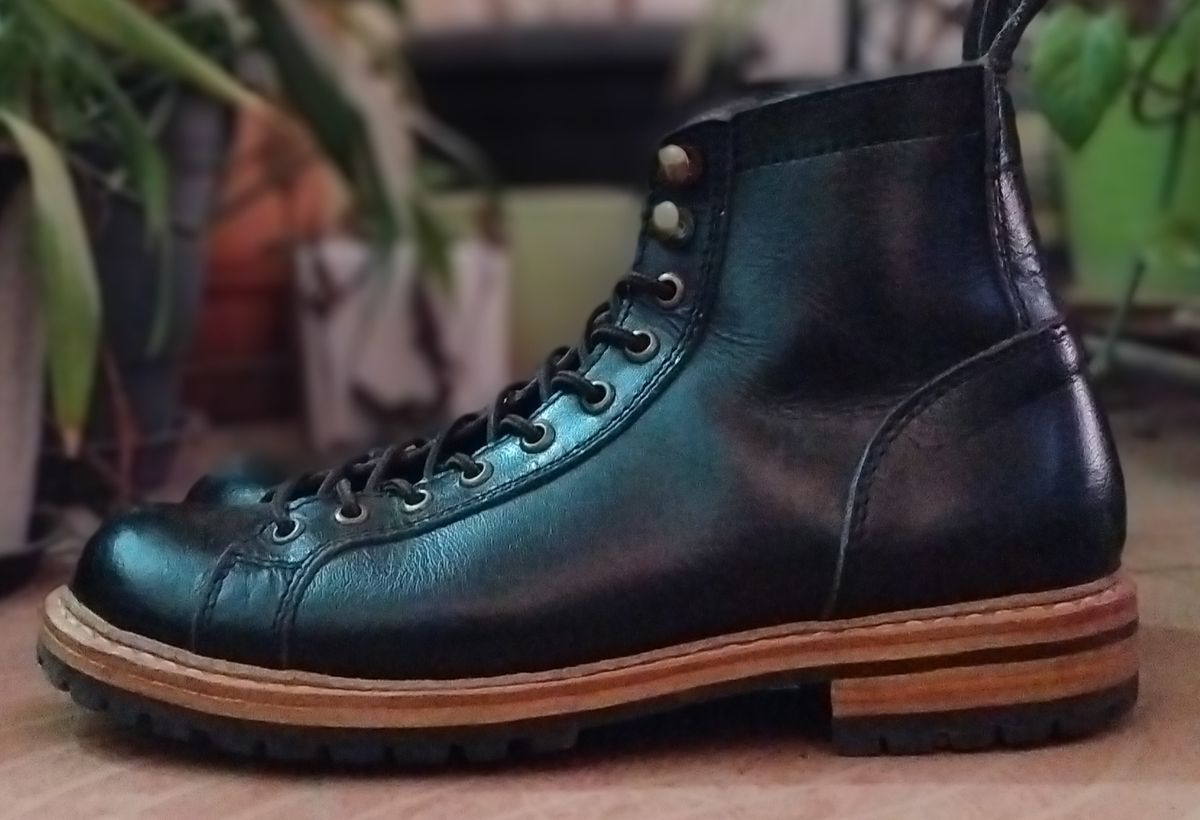 Photo by altobuff on February 4, 2025 of the Craft & Glory Monkey Explorer Boots in Raven Black Buffalo Leathee.