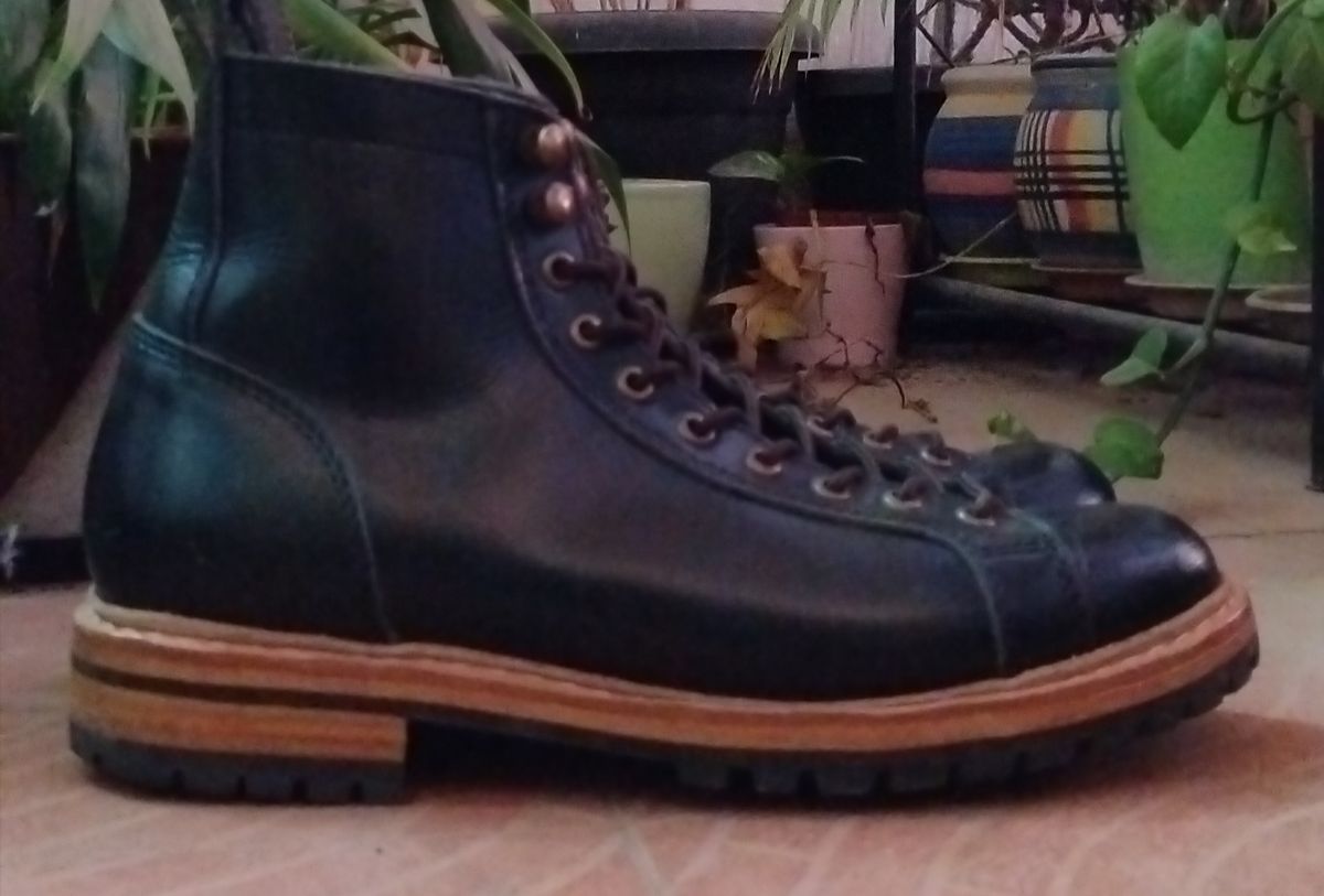 Photo by altobuff on February 4, 2025 of the Craft & Glory Monkey Explorer Boots in Raven Black Buffalo Leathee.