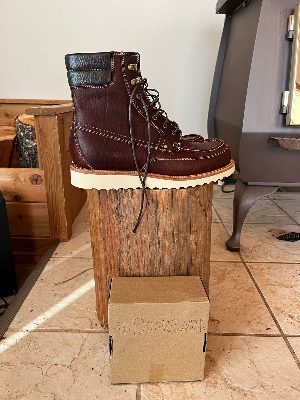 Photo by daftdonald on October 5, 2022 of the Grant Stone Field Boot in Seidel Walnut Bison.