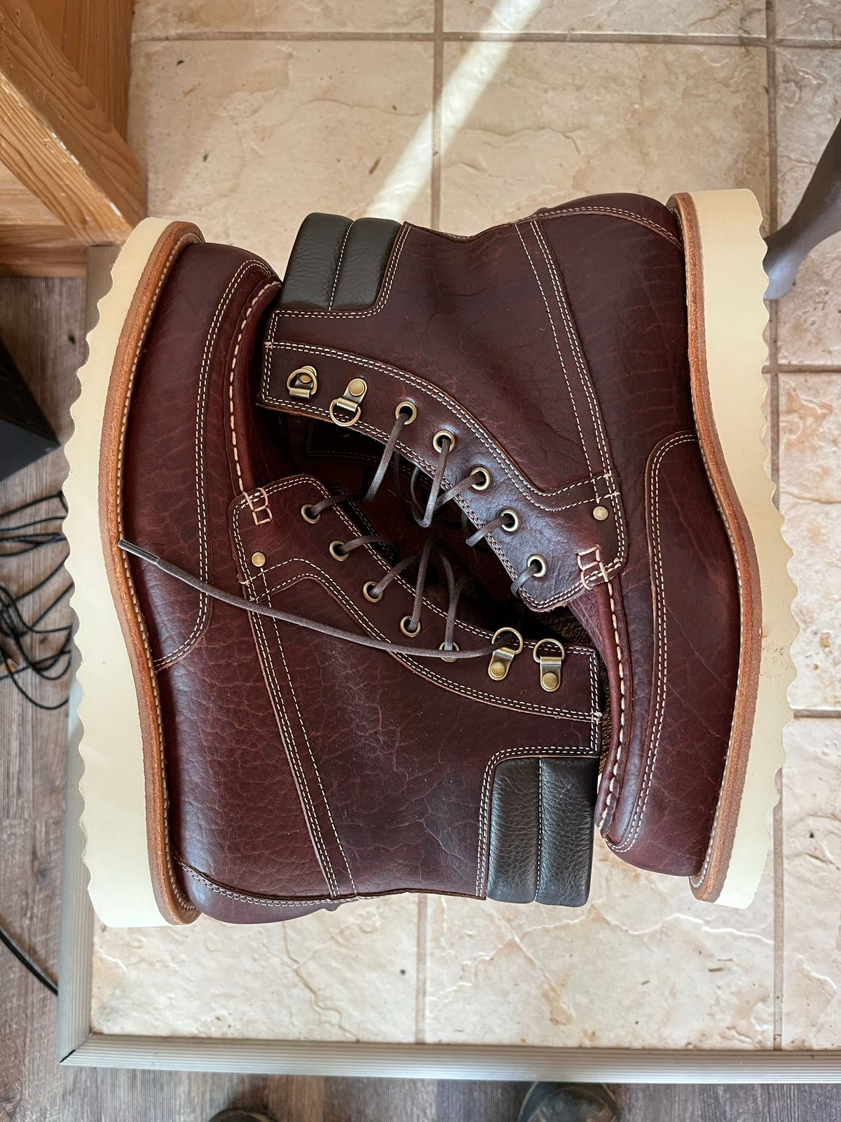 Photo by daftdonald on October 5, 2022 of the Grant Stone Field Boot in Seidel Walnut Bison.