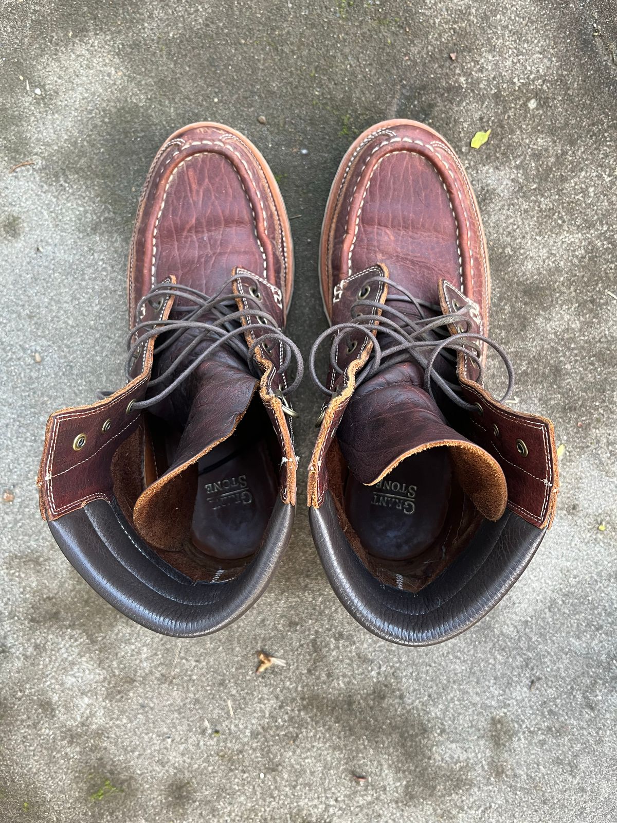 Photo by daftdonald on November 6, 2022 of the Grant Stone Field Boot in Seidel Walnut Bison.