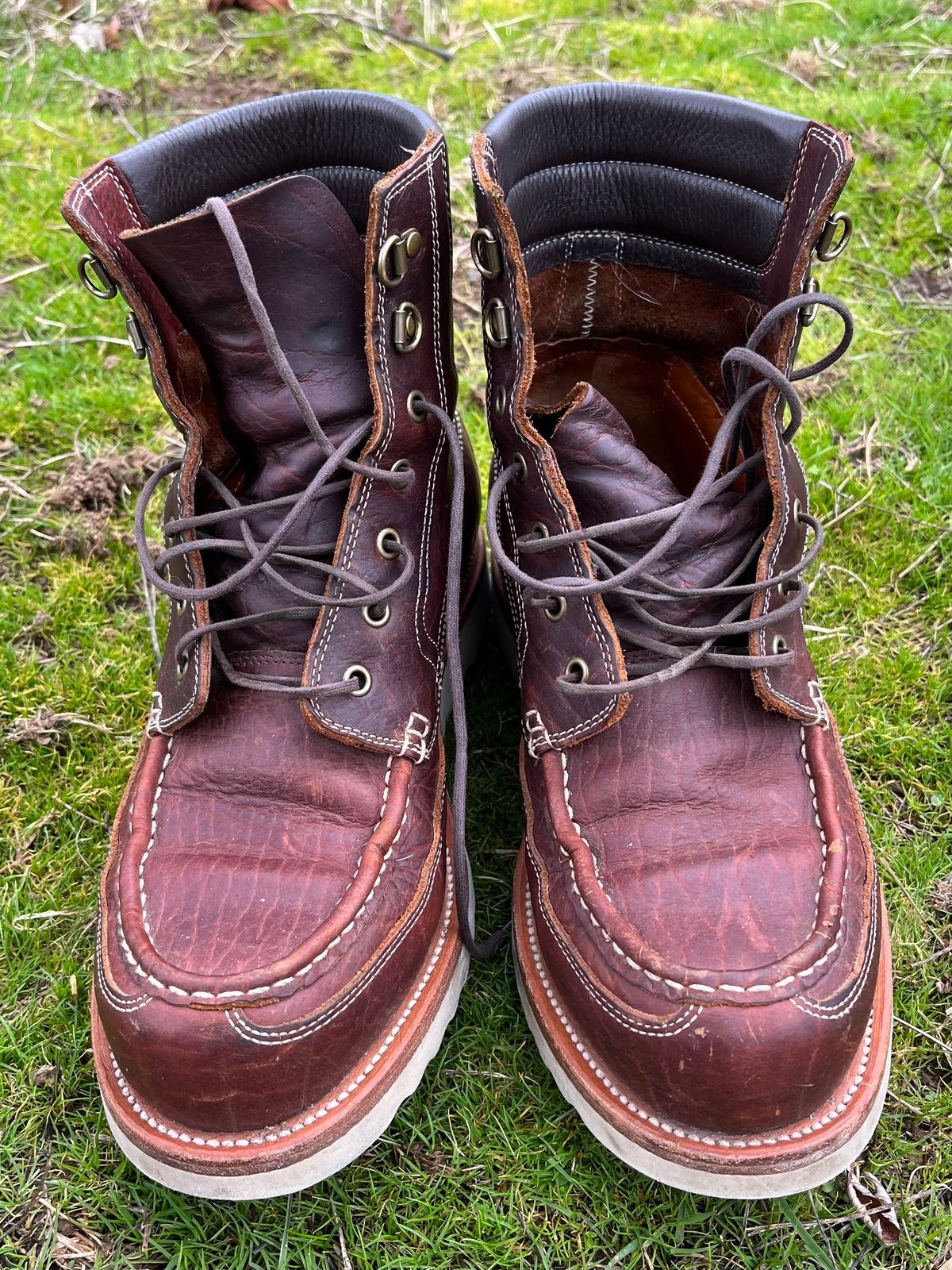 Photo by daftdonald on January 6, 2023 of the Grant Stone Field Boot in Seidel Walnut Bison.