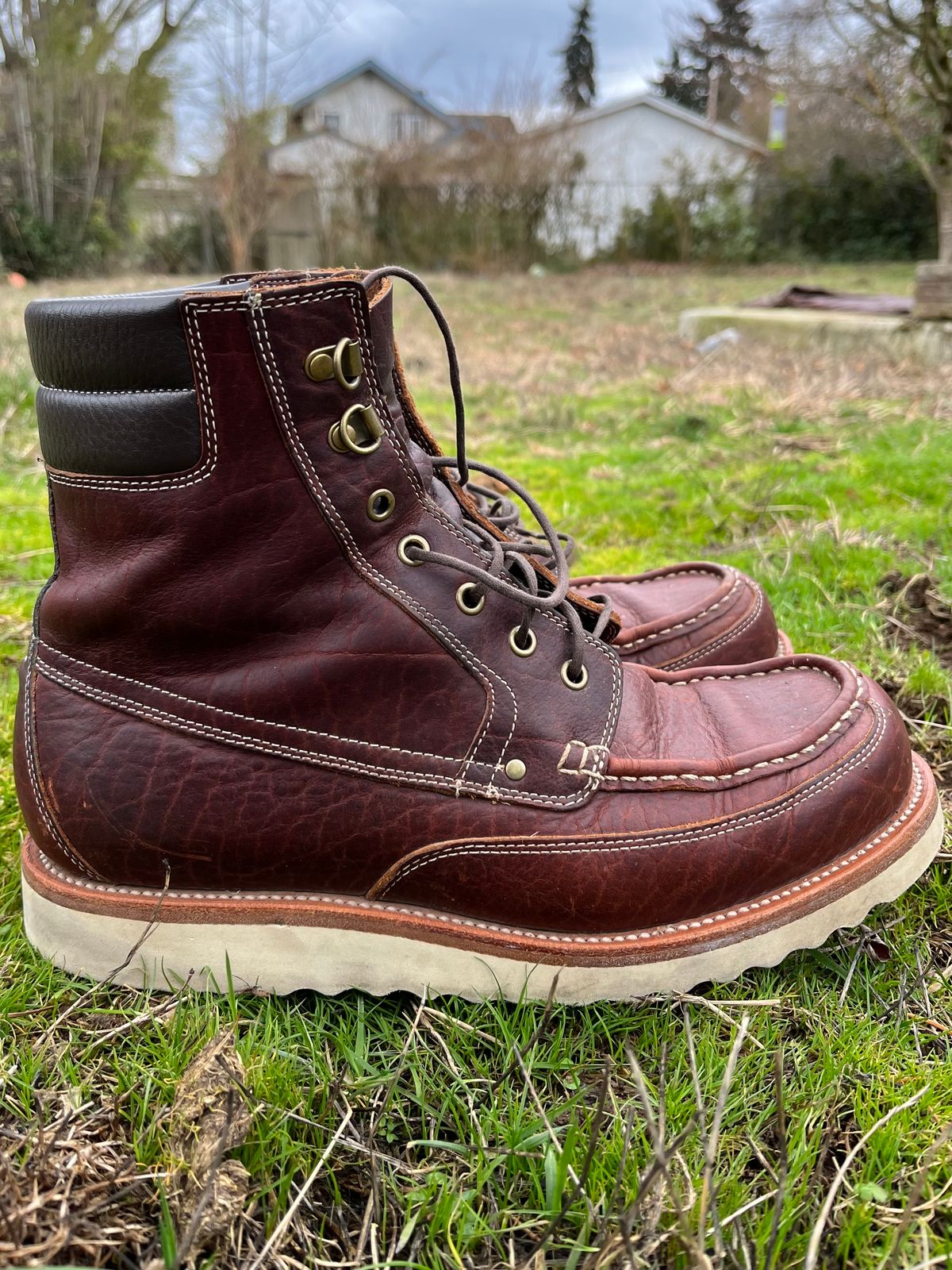 Photo by daftdonald on January 6, 2023 of the Grant Stone Field Boot in Seidel Walnut Bison.