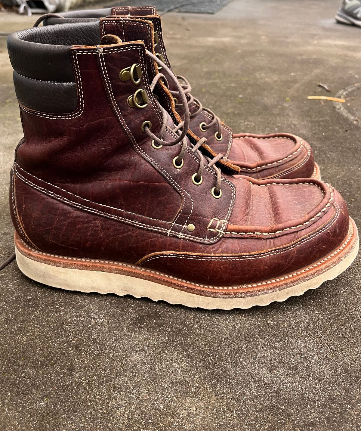 Photo by daftdonald on February 6, 2023 of the Grant Stone Field Boot in Seidel Walnut Bison.