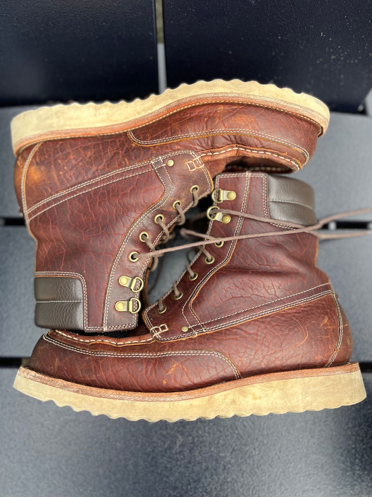 Photo by daftdonald on March 6, 2023 of the Grant Stone Field Boot in Seidel Walnut Bison.