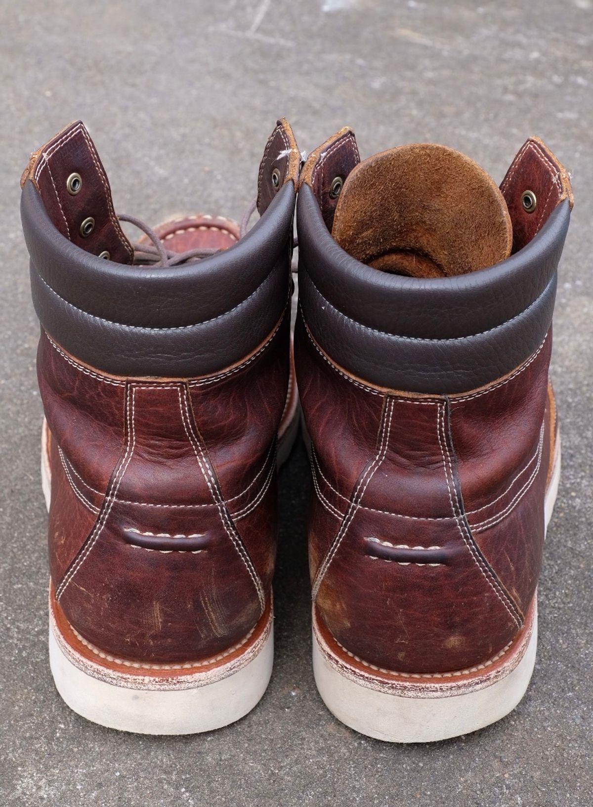 Photo by daftdonald on April 6, 2023 of the Grant Stone Field Boot in Seidel Walnut Bison.