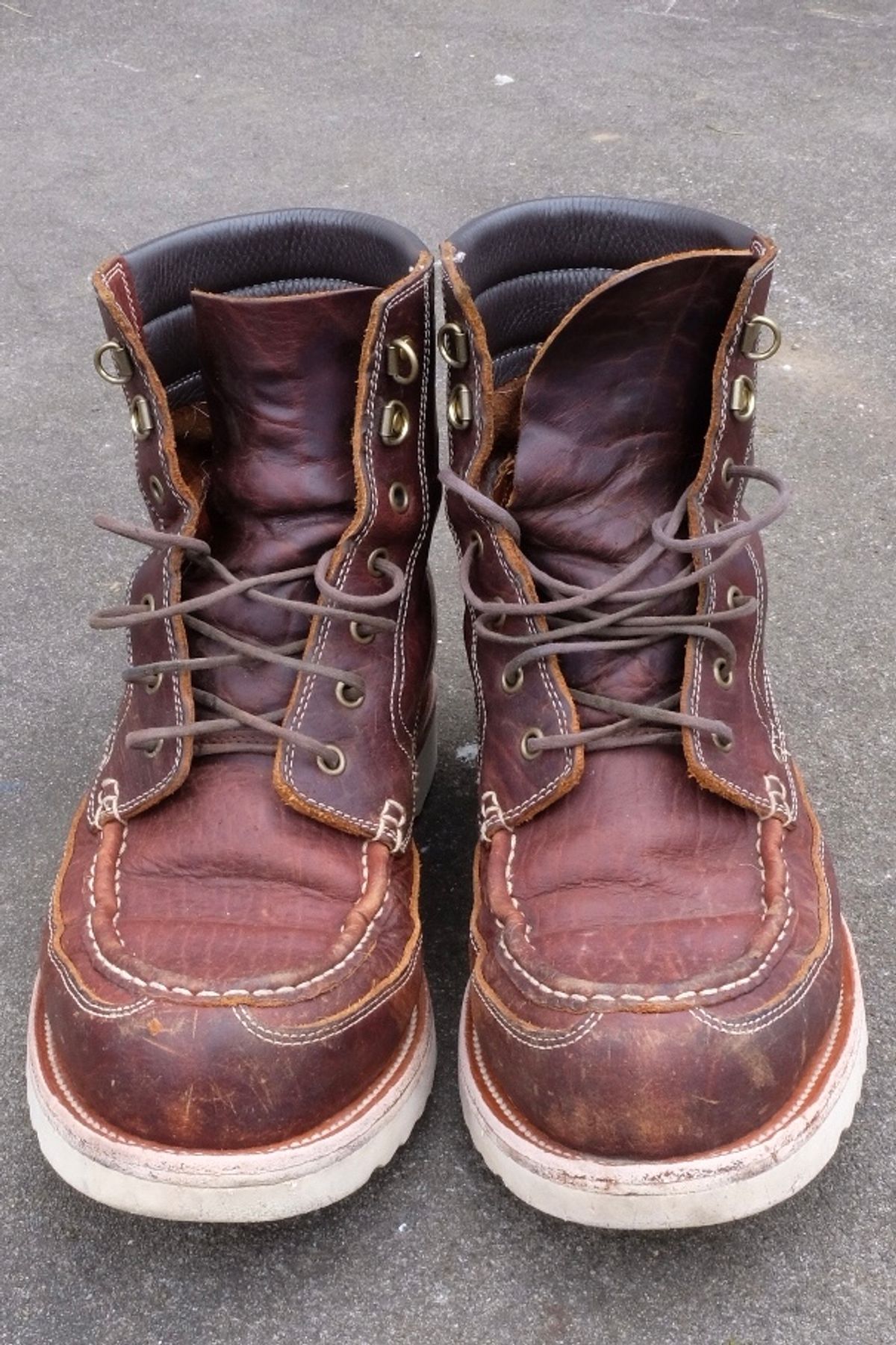 Photo by daftdonald on April 6, 2023 of the Grant Stone Field Boot in Seidel Walnut Bison.