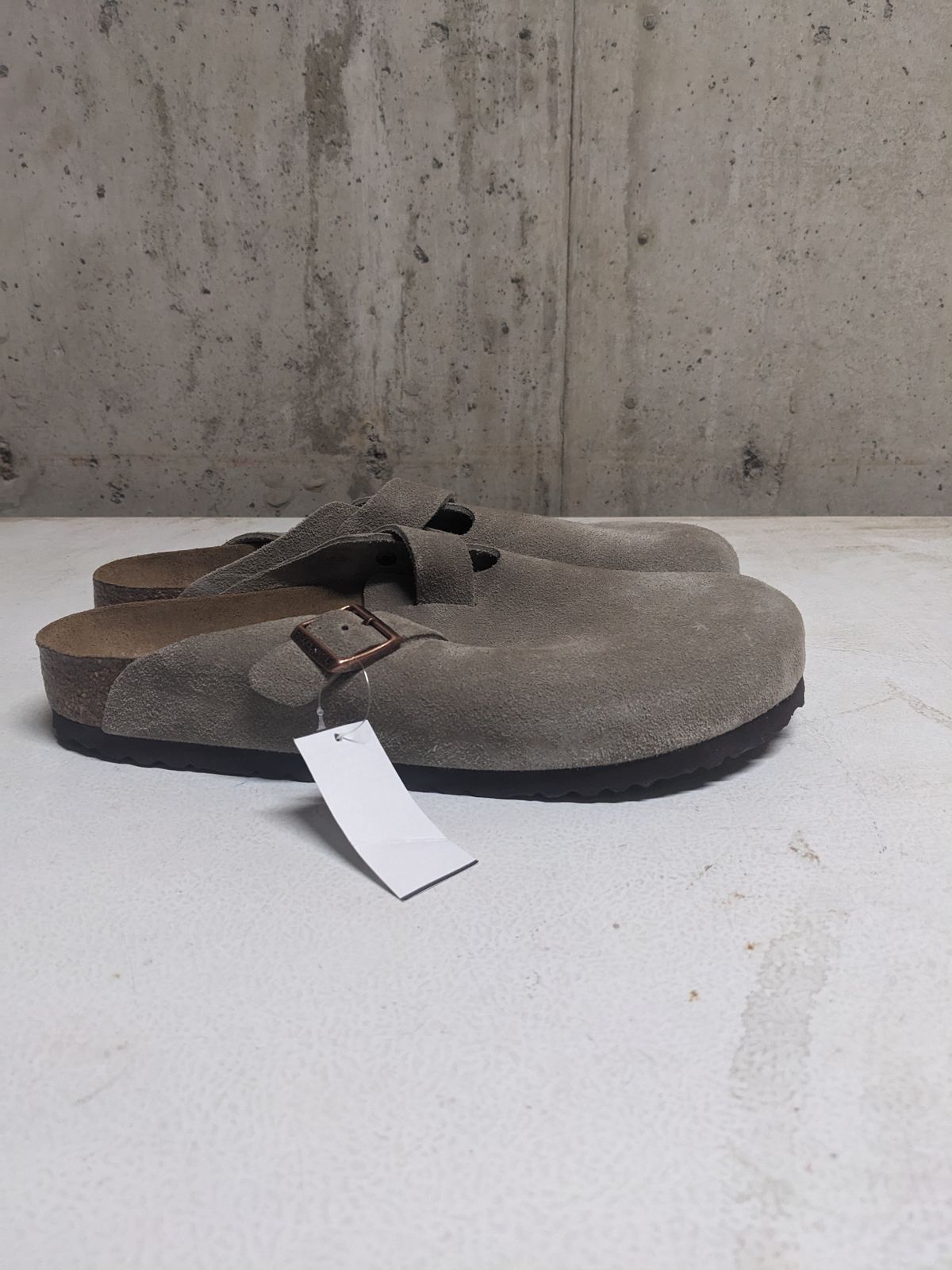 Photo by Lazy_Spread on November 2, 2023 of the Birkenstock Boston in Taupe Suede.