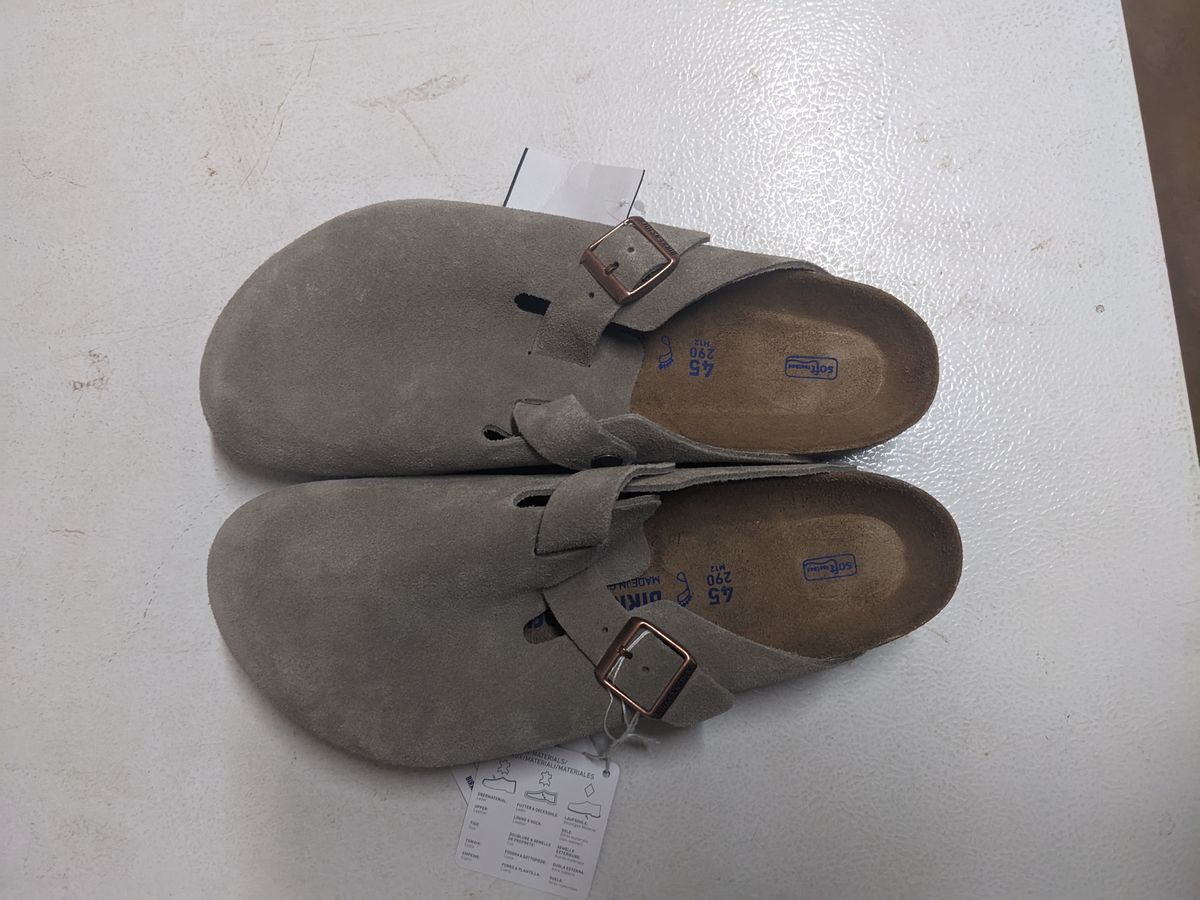 Photo by Lazy_Spread on November 2, 2023 of the Birkenstock Boston in Taupe Suede.