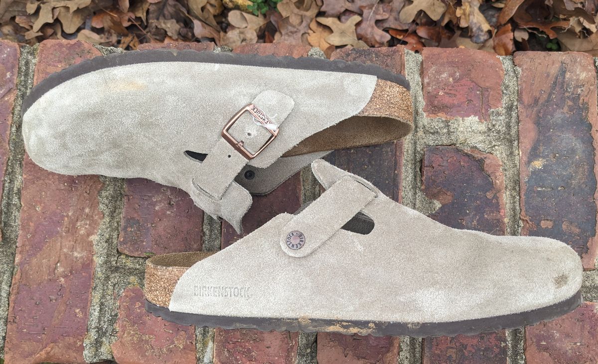 Photo by Lazy_Spread on December 4, 2023 of the Birkenstock Boston in Taupe Suede.