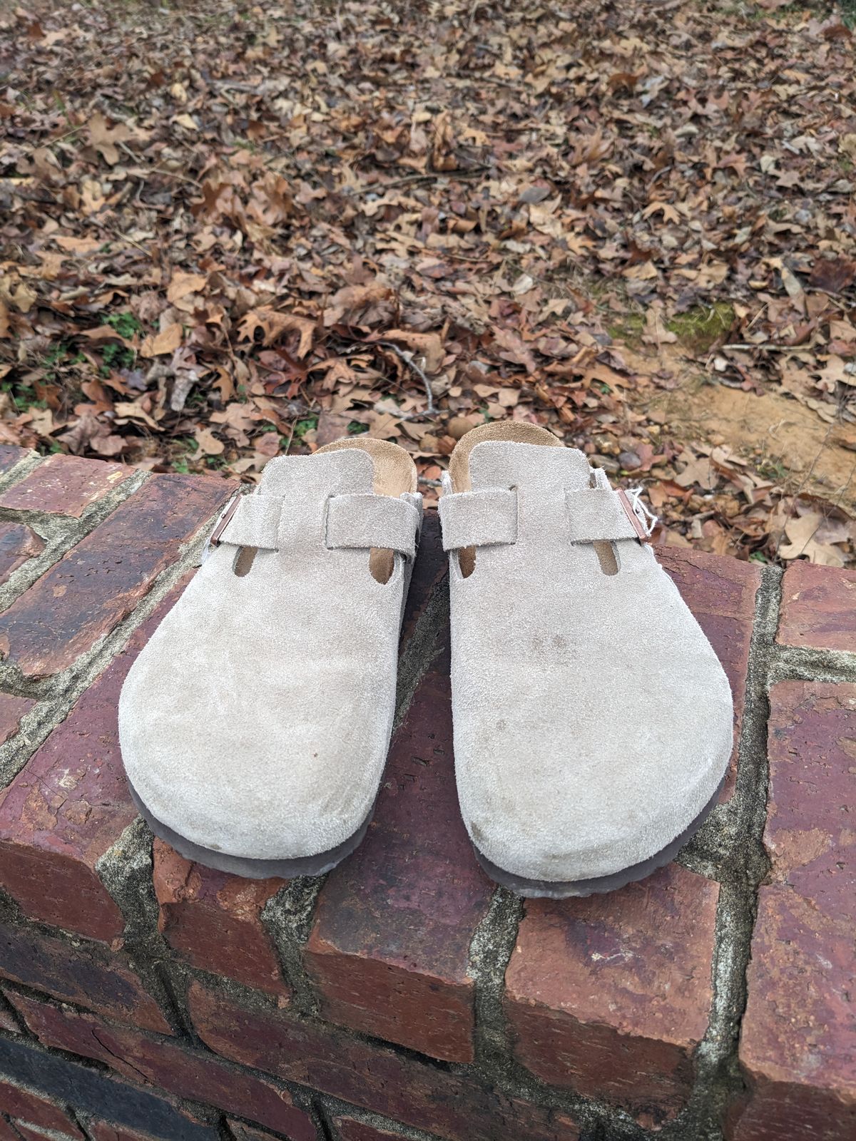 Photo by Lazy_Spread on December 4, 2023 of the Birkenstock Boston in Taupe Suede.
