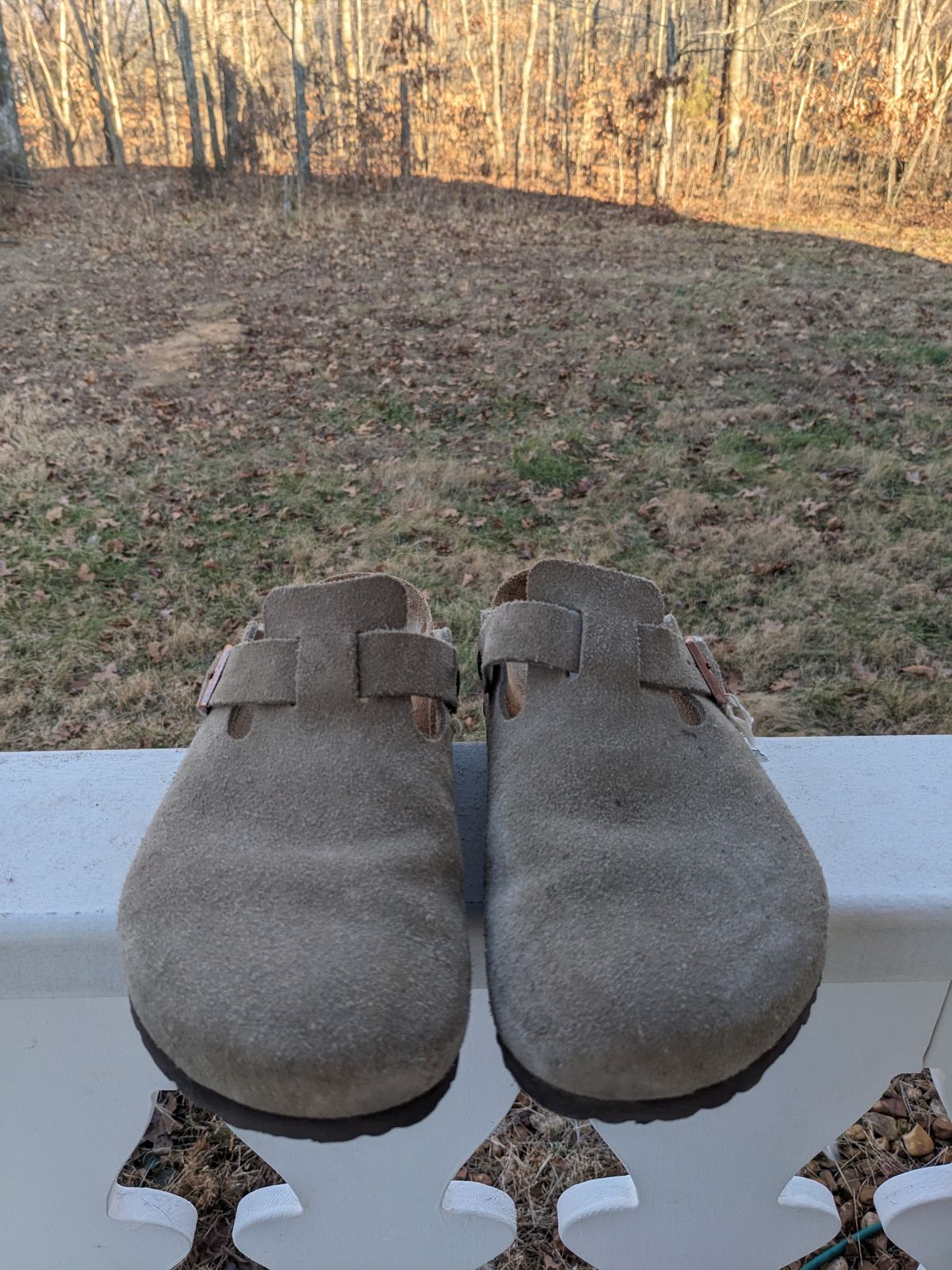 Photo by Lazy_Spread on January 4, 2024 of the Birkenstock Boston in Taupe Suede.