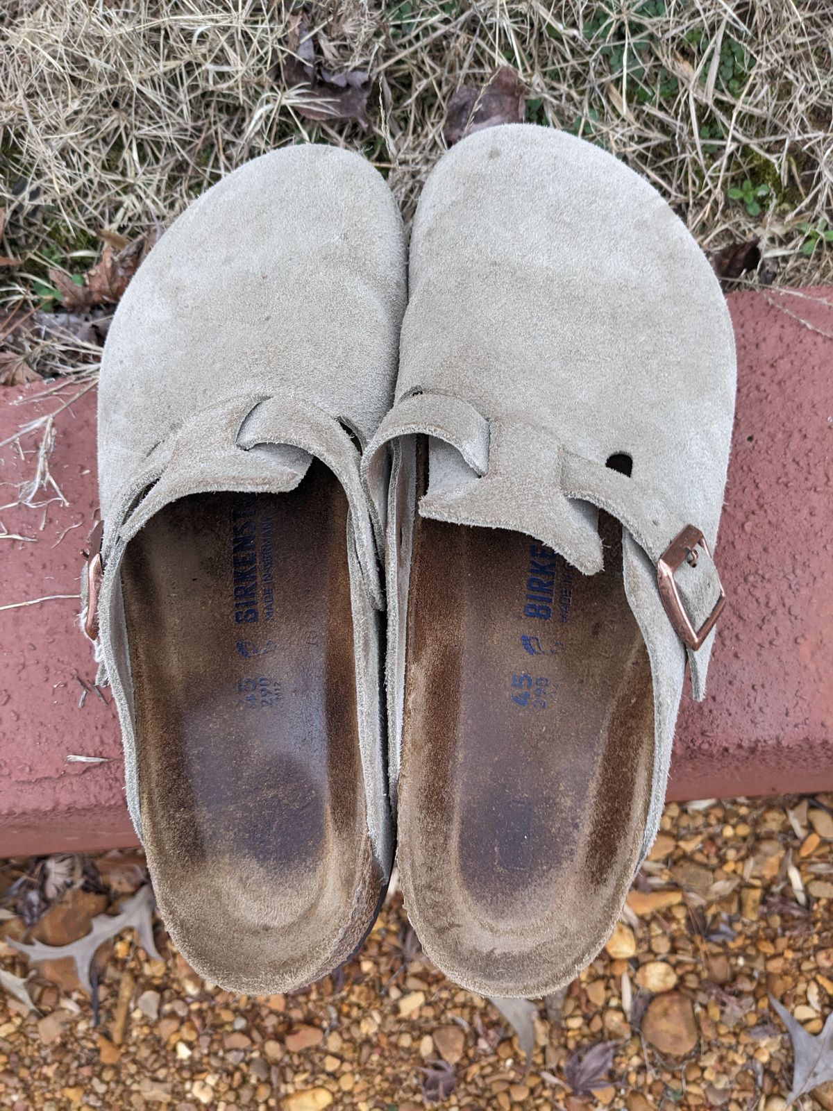 Photo by Lazy_Spread on February 4, 2024 of the Birkenstock Boston in Taupe Suede.