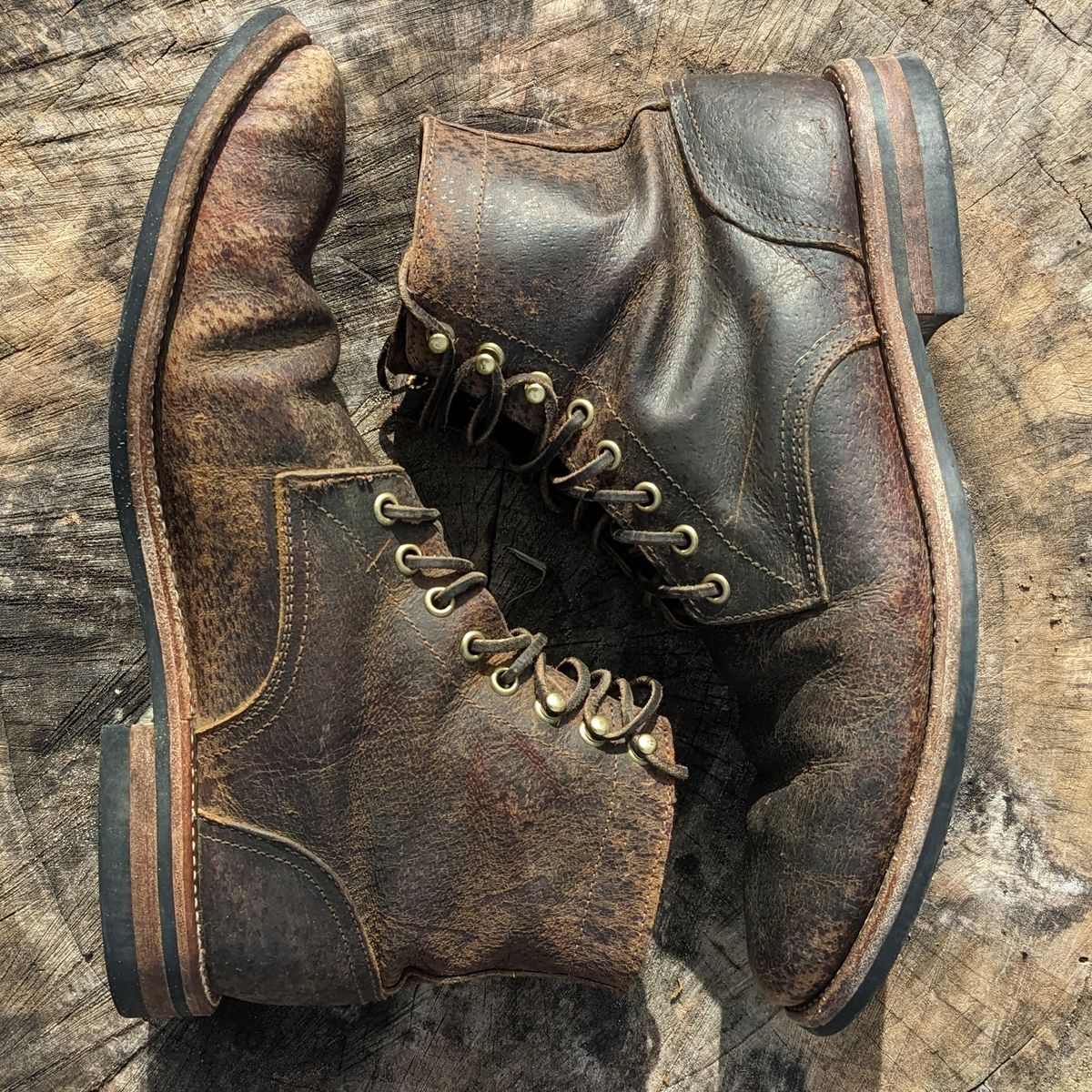 Photo by Lazy_Spread on February 5, 2023 of the Oak Street Bootmakers Trench Boot in Dark Waxy Wild Boar.