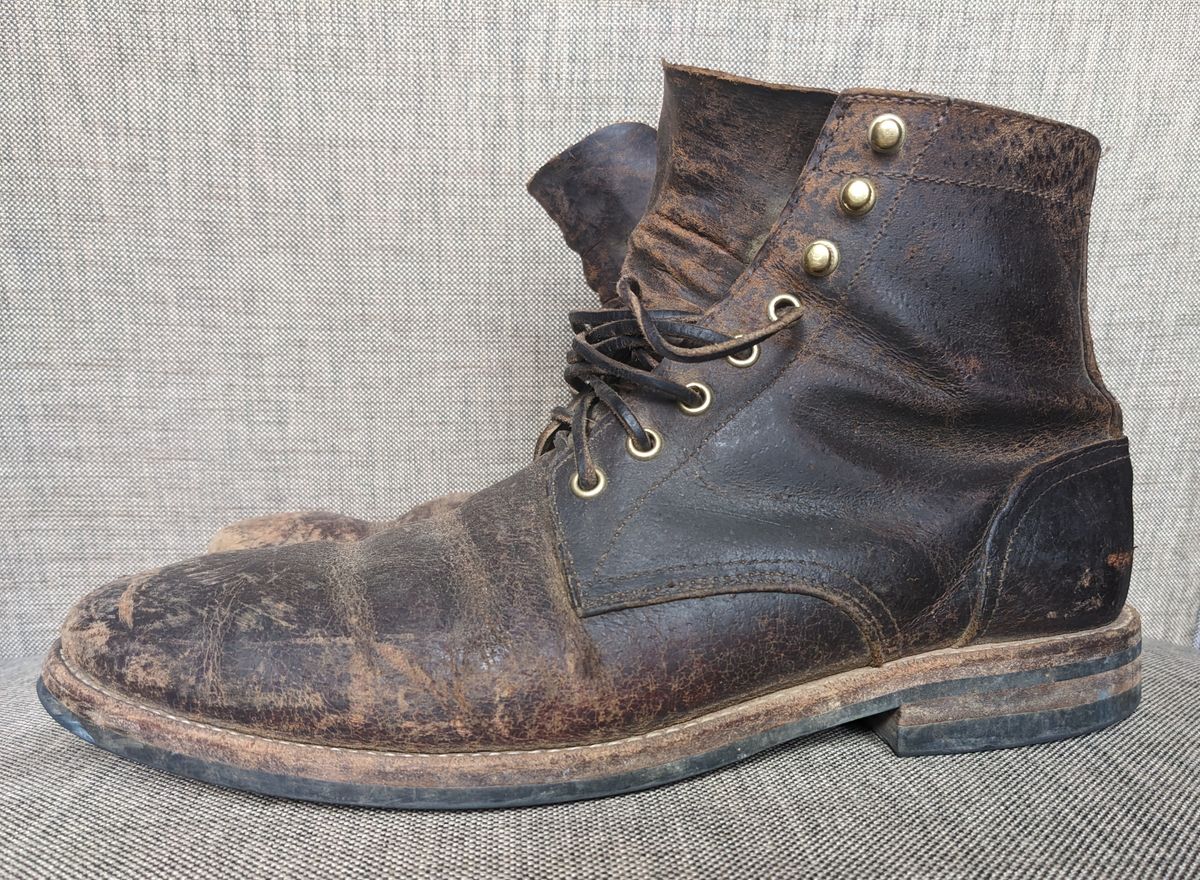 Photo by Lazy_Spread on March 4, 2023 of the Oak Street Bootmakers Trench Boot in Dark Waxy Wild Boar.