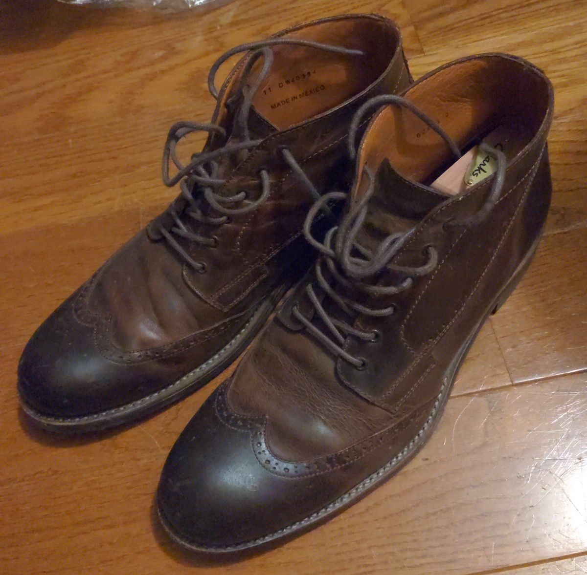 Photo by Lazy_Spread on October 28, 2022 of the Wolverine Harwell Chukka in Unknown Leather.