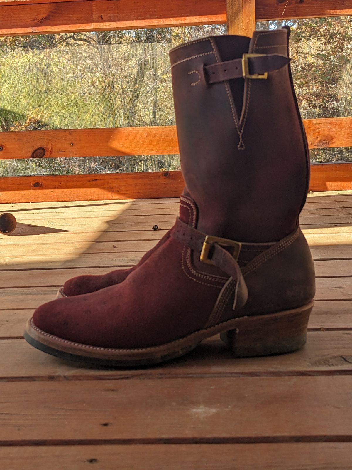 Photo by Lazy_Spread on November 5, 2023 of the Unsung U 22-2 Engineer Boot in Horween Burgundy Workshoe Butt Roughout.