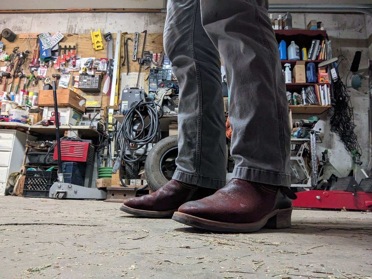 Photo by Lazy_Spread on December 12, 2023 of the Unsung U 22-2 Engineer Boot in Horween Burgundy Workshoe Butt Roughout.