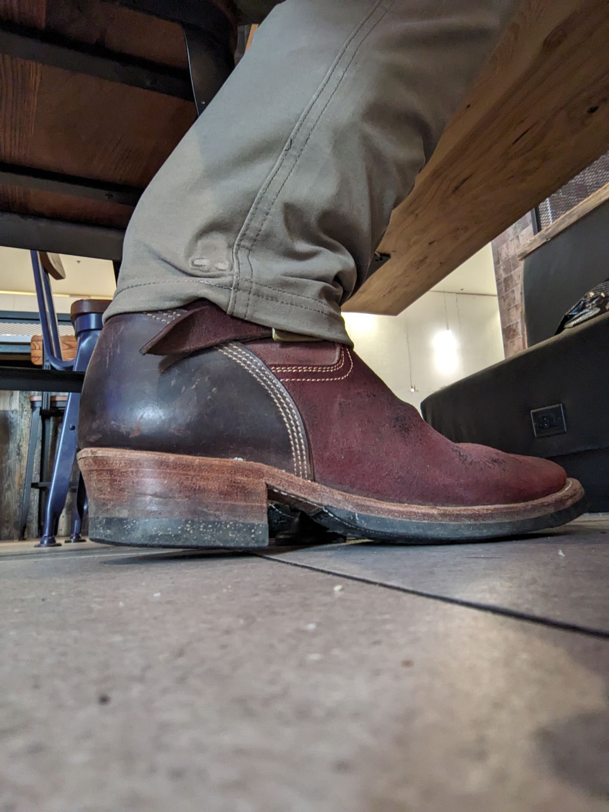 Photo by Lazy_Spread on December 20, 2023 of the Unsung U 22-2 Engineer Boot in Horween Burgundy Workshoe Butt Roughout.