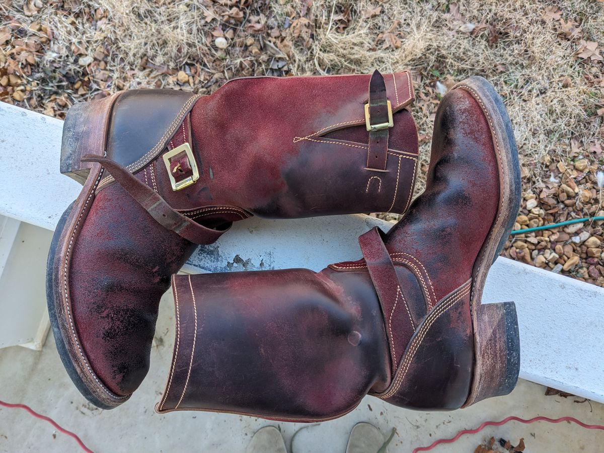 Photo by Lazy_Spread on January 4, 2024 of the Unsung U 22-2 Engineer Boot in Horween Burgundy Workshoe Butt Roughout.
