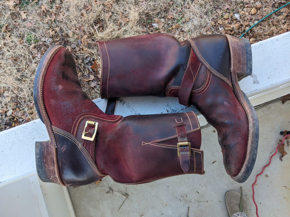 Photo by Lazy_Spread on January 4, 2024 of the Unsung U 22-2 Engineer Boot in Horween Burgundy Workshoe Butt Roughout.