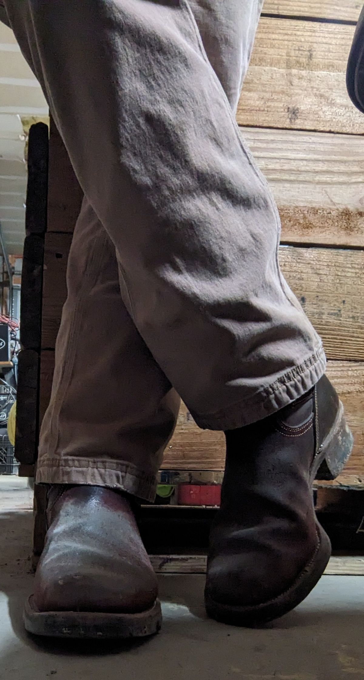 Photo by Lazy_Spread on January 31, 2024 of the Unsung U 22-2 Engineer Boot in Horween Burgundy Workshoe Butt Roughout.