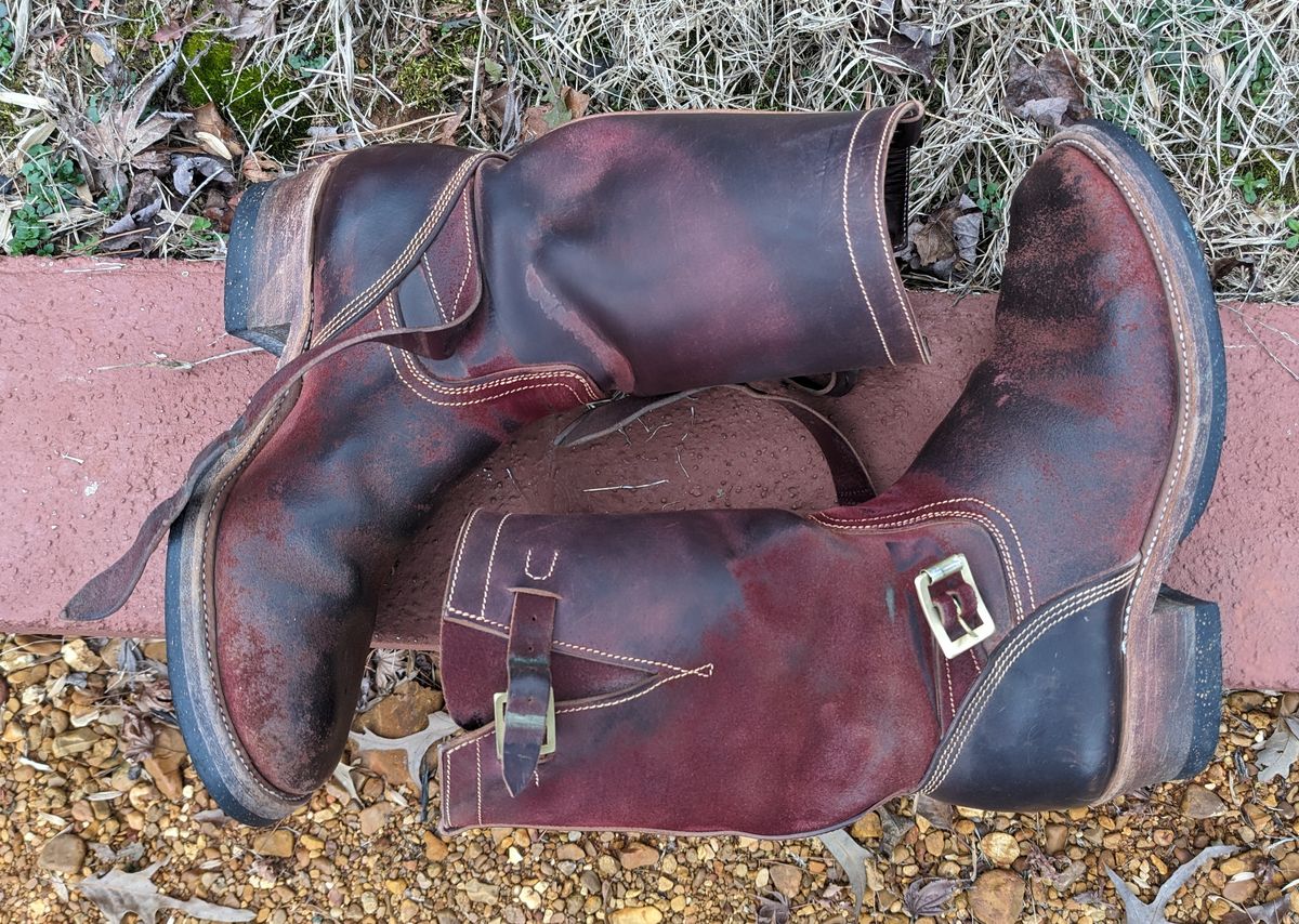 Photo by Lazy_Spread on February 4, 2024 of the Unsung U 22-2 Engineer Boot in Horween Burgundy Workshoe Butt Roughout.