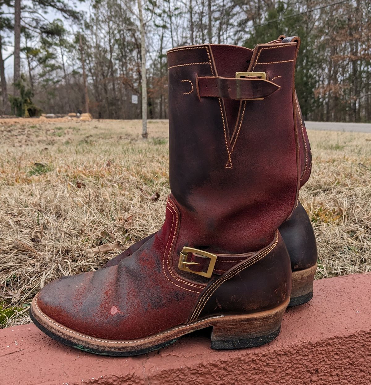 Photo by Lazy_Spread on February 4, 2024 of the Unsung U 22-2 Engineer Boot in Horween Burgundy Workshoe Butt Roughout.